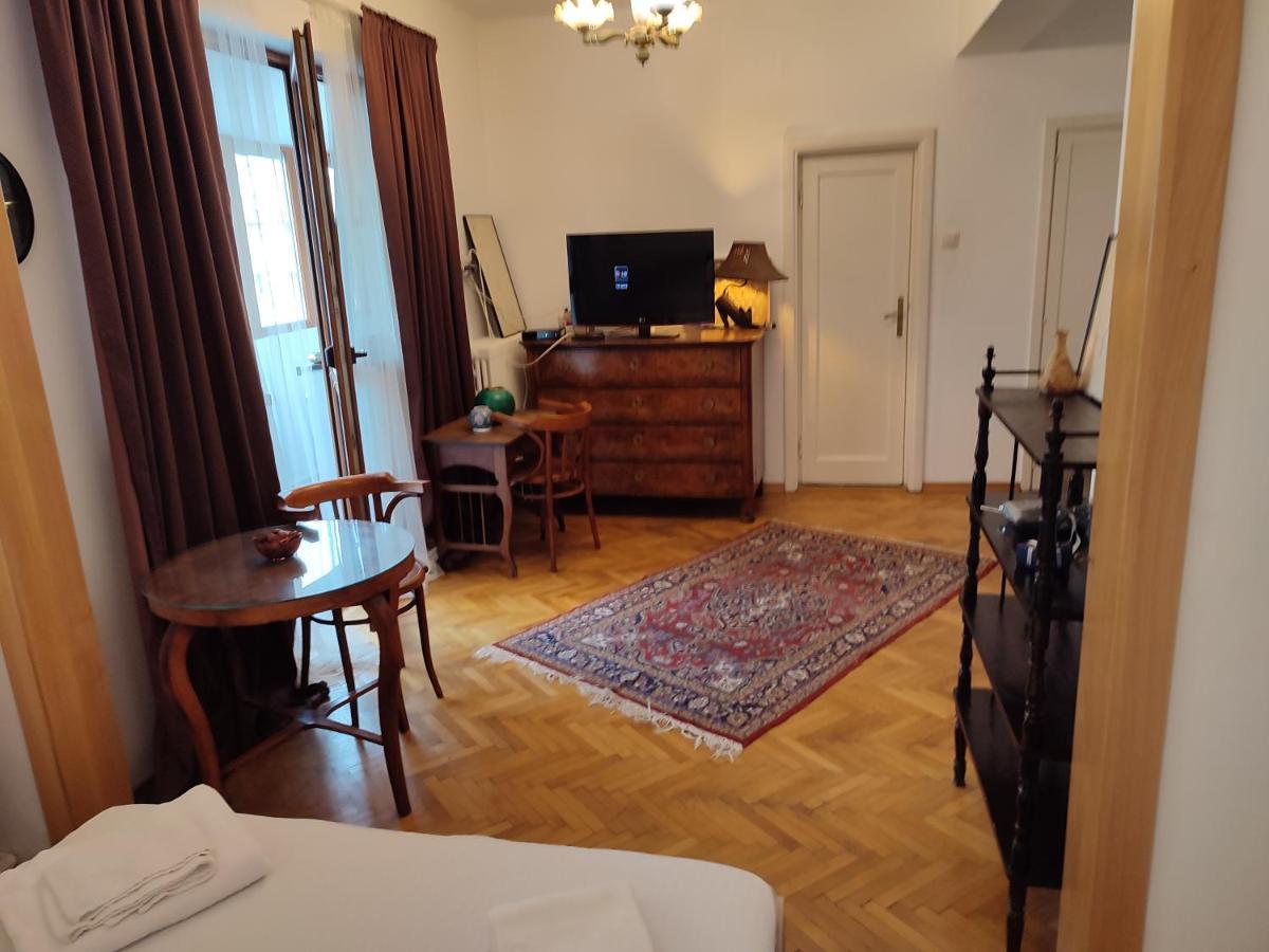 Accommodation Ateneu Palace 布加勒斯特 外观 照片